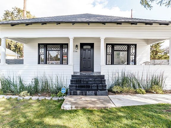 4th image of 10738 Sherman Grove Ave