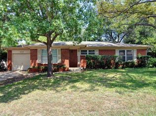 4945 Stadium Dr, Fort Worth, TX 76133