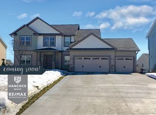 9519 Cottontail Dr, Minnetrista, MN 55375