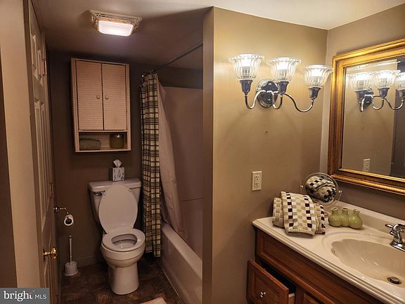 4th image of 444 Donegal Springs Rd