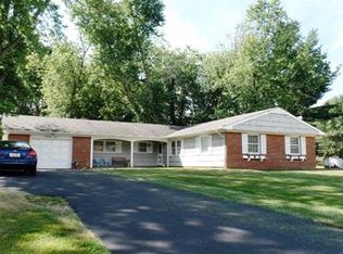 22 Forman Ln, Manalapan, NJ 07726