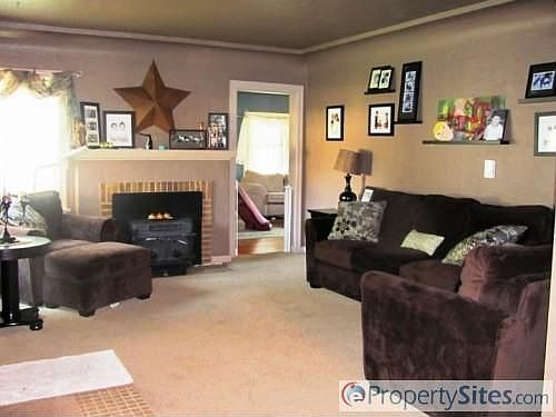 3rd image of 1118 E Alder St