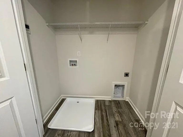 8139 Sheffield Dr — Photo 18
