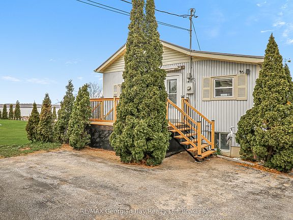 5th image of 12 Robins Point Rd
