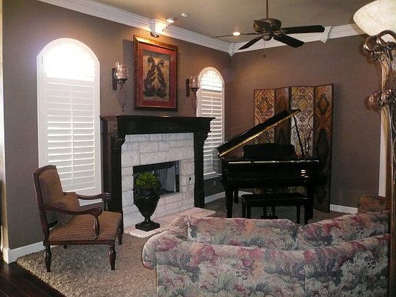 3rd image of 10214 Nashville Ave