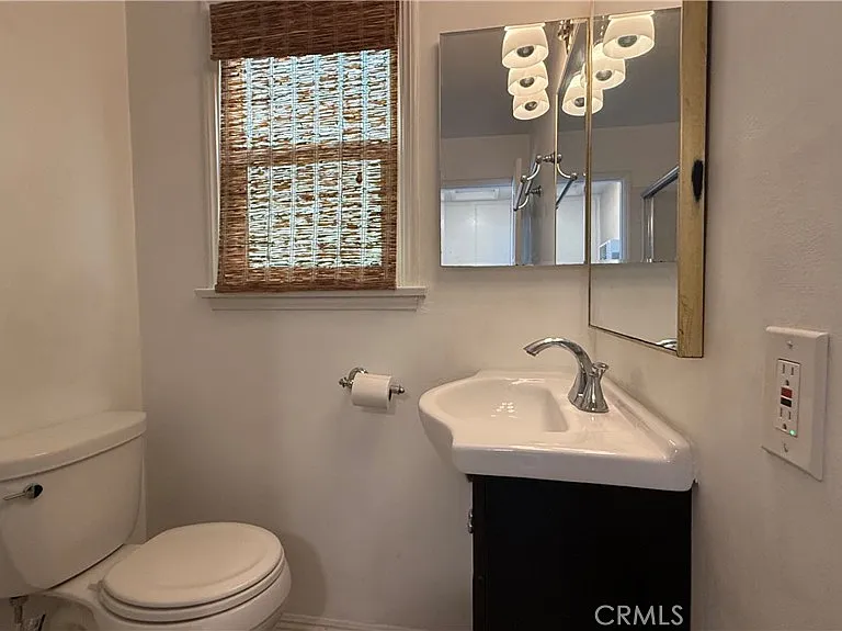 612.5 Narcissus Ave — Photo 11