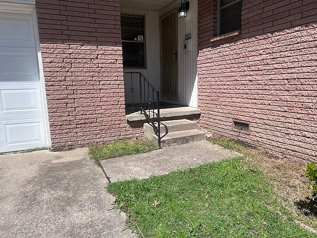 9775 E 4th St — Photo 2