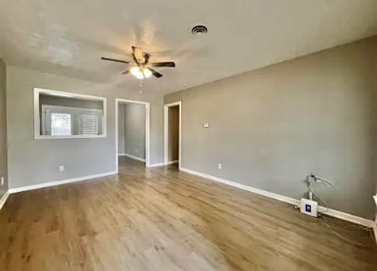 3 bed, 2.0 bath, 1088 sqft, $1,295 — Photo 2