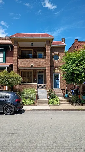 574 Peebles St Photo 1