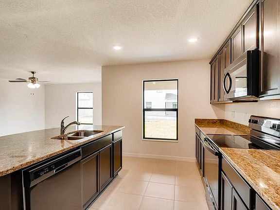 3rd image of 751 Chatham Walk Dr
