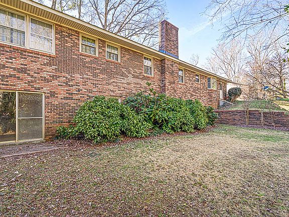 4th image of 109 Woodcrest St