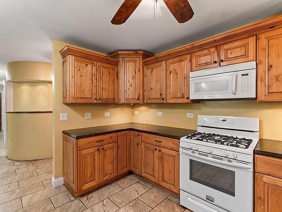 5th image of 10340 W Springhill Dr