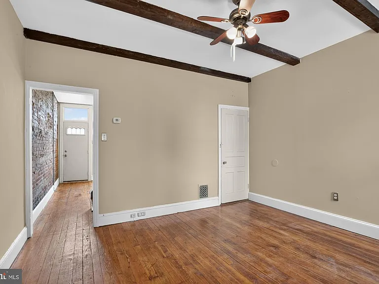 2228 Taggert St — Photo 3