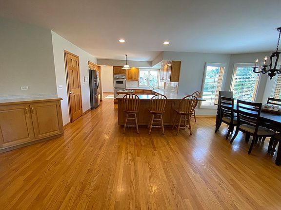 5th image of 1372 Saint Vincents Dr