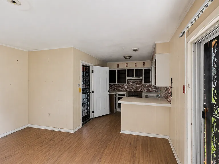 6513 Abraham Lincoln Dr — Photo 4