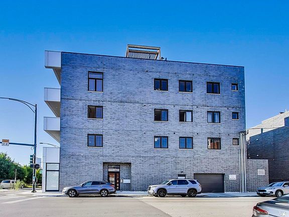 2nd image of 1203 W Augusta Blvd #2N