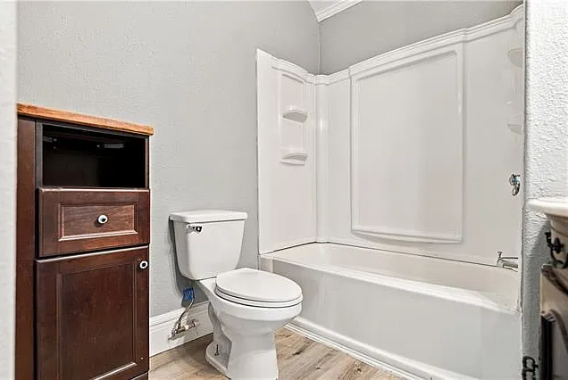 1418 Saint Bernard Ave — Photo 12