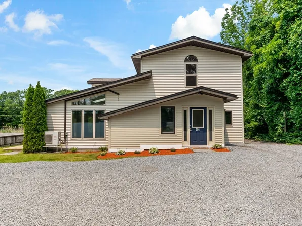 43 Water St, Assonet, MA 02702