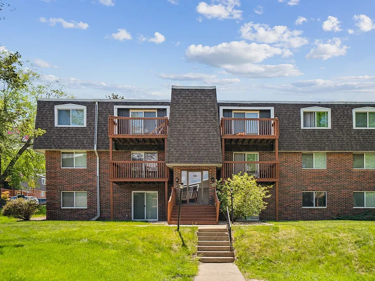 Lantern Square Apartments Spacious 1, 2 & 3 Bedrooms — Photo 15