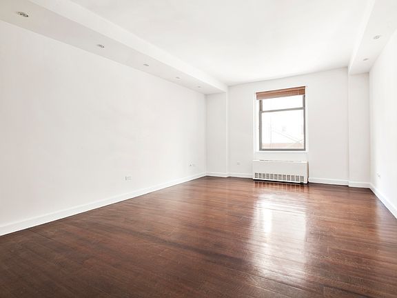 2nd image of 100 W 58th St APT 10E