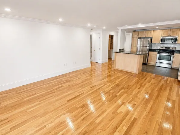 121 Tremont St APT A6, Boston, MA 02135