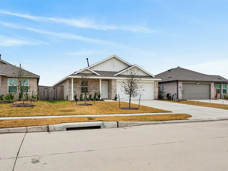 6523 Water Oak Green Ln — Photo 2