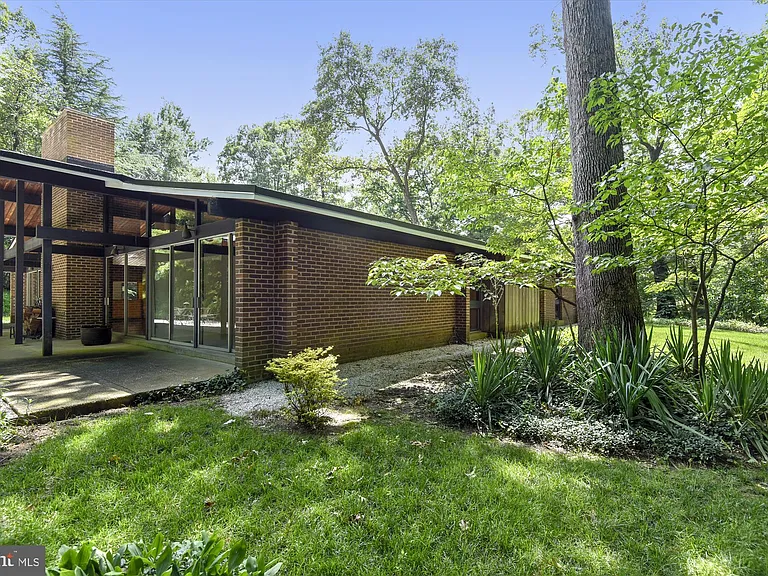 400 W Windsor Ave — Photo 45