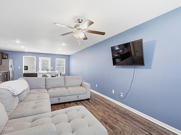 2nd image of 608 S Arch St