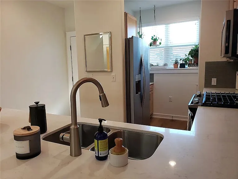 6800 Menchaca Rd #4 — Photo 4