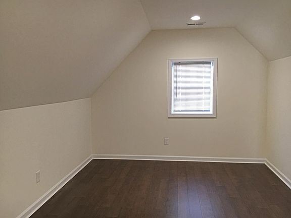 4th image of 2100 Byron St