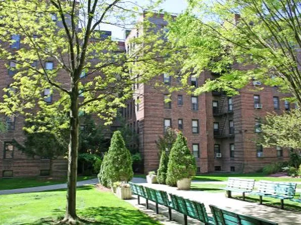 2251 Knapp Street image 1 of 1