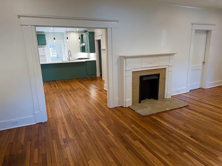 519 Midland St — Photo 2