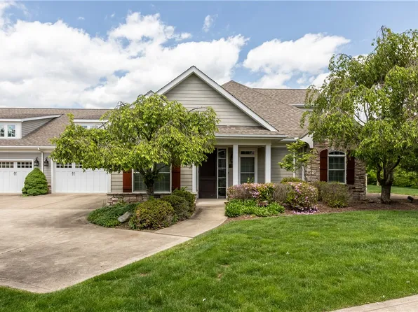 2009 Deacon Dr Unit 4, Latrobe, PA 15650