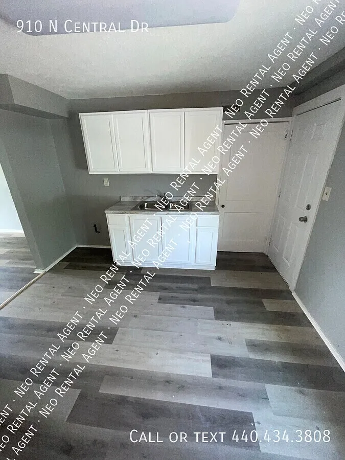 2 bed, $850 — Photo 1