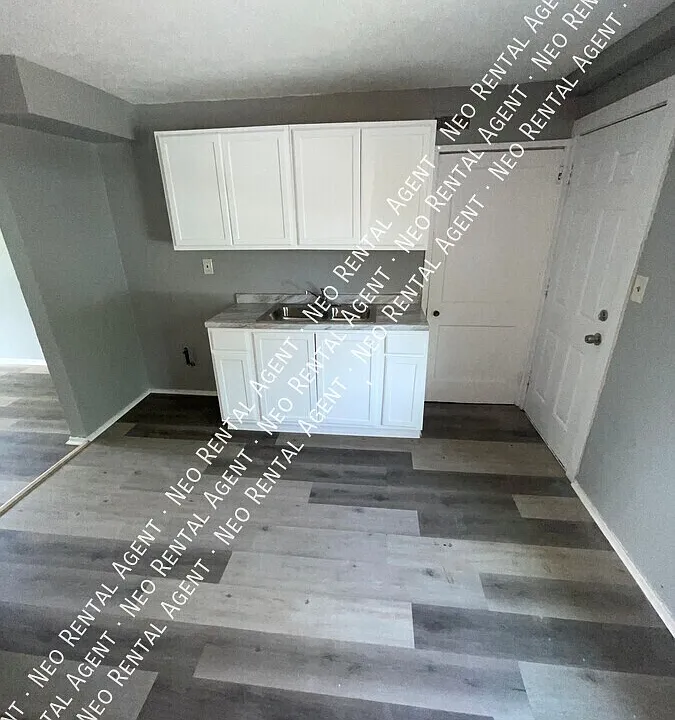 910 N Central Dr