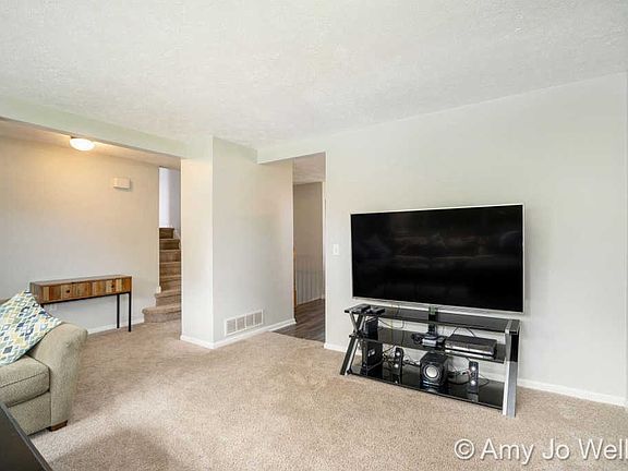 5th image of 545 Lasalle Ave NW