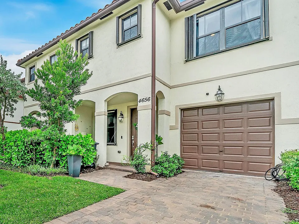 4656 Silver Saw Ln