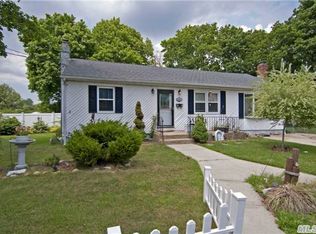 9 Birs Ave, Lindenhurst, NY 11757