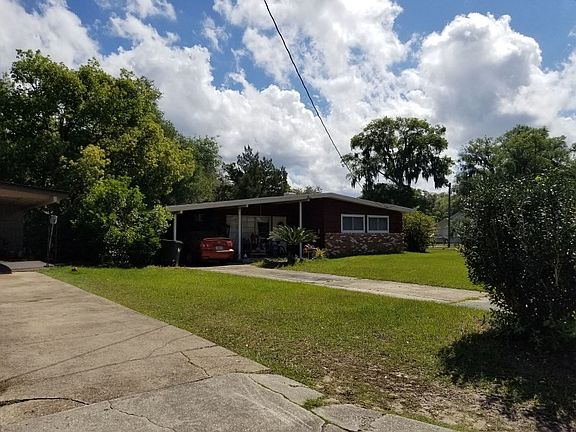 3rd image of 800 N Cypress Ave