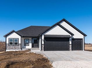 939 168th St, Basehor, KS 66007