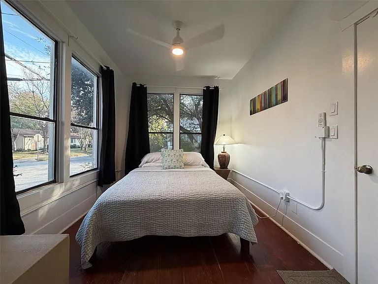402 Hyde Park Blvd #1 — Photo 23