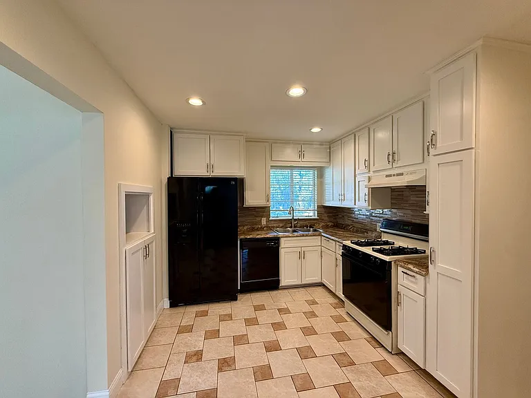 612 Hammack Dr — Photo 8