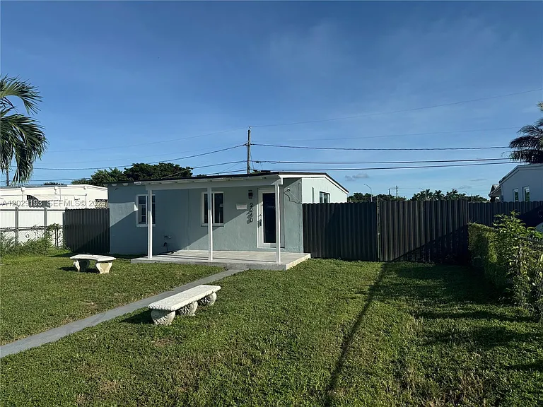 2240 Rutland St — Photo 3