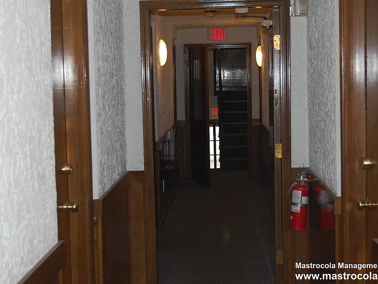 Winthrop St — Photo 12