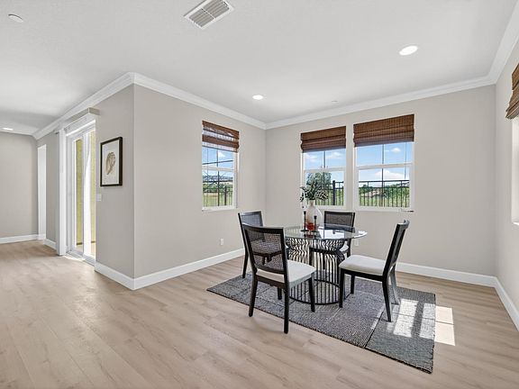 4th image of 1611 Bonanza Ln