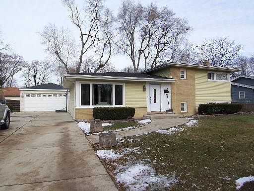 1st image of 716 E Holly Ct