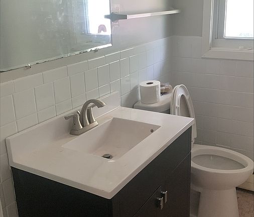 5th image of 4216 Lake Breeze Ave #4