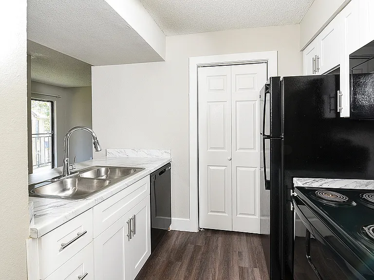 One Bedroom A3 - White Shaker Kitchen Cabinets