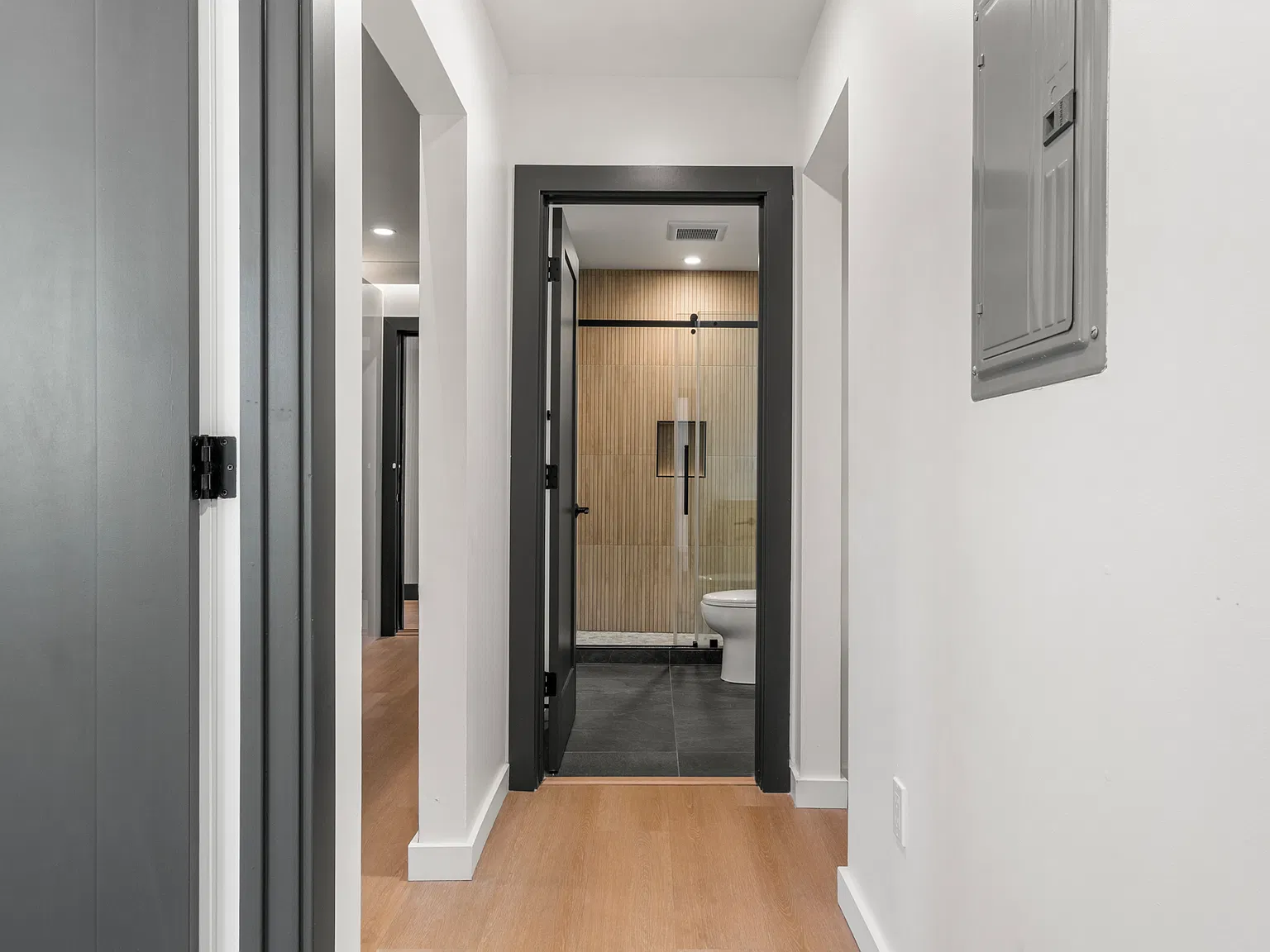 4 bed, 850 sqft, $1,500 — Photo 3