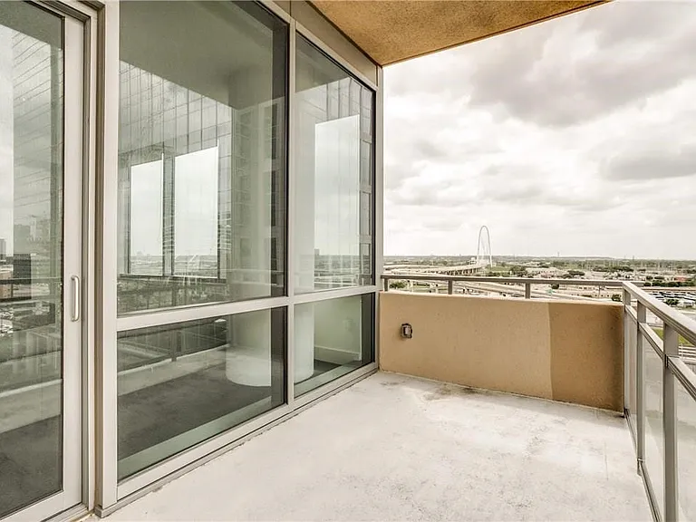 2200 Victory Ave #707 — Photo 21
